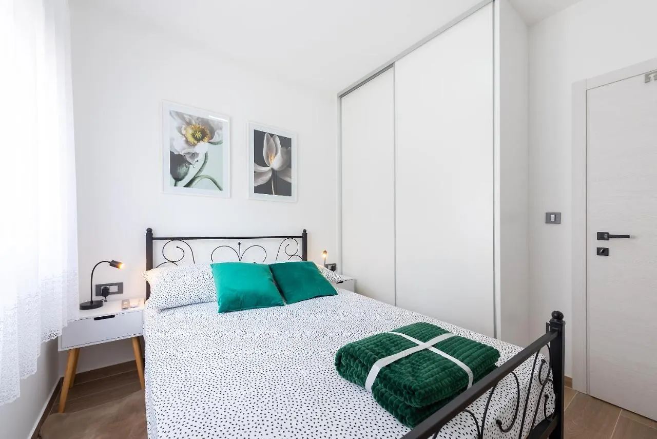 Elegant, Cozy Apartment Near Split Kastela 0*,  Croatia