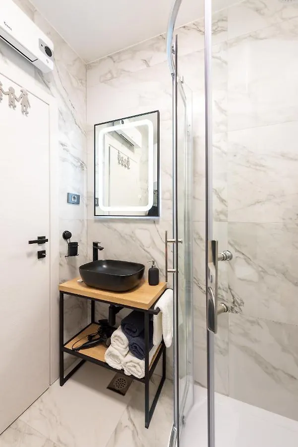 Elegant, Cozy Apartment Near Split Kastela